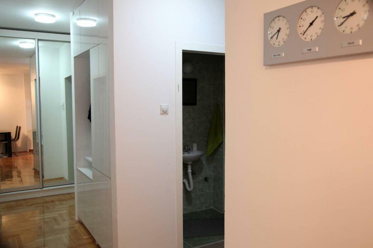 65 Square Meters Designer Apartment In Heart Of City - River View ! Park For Free Ni Екстериор снимка
