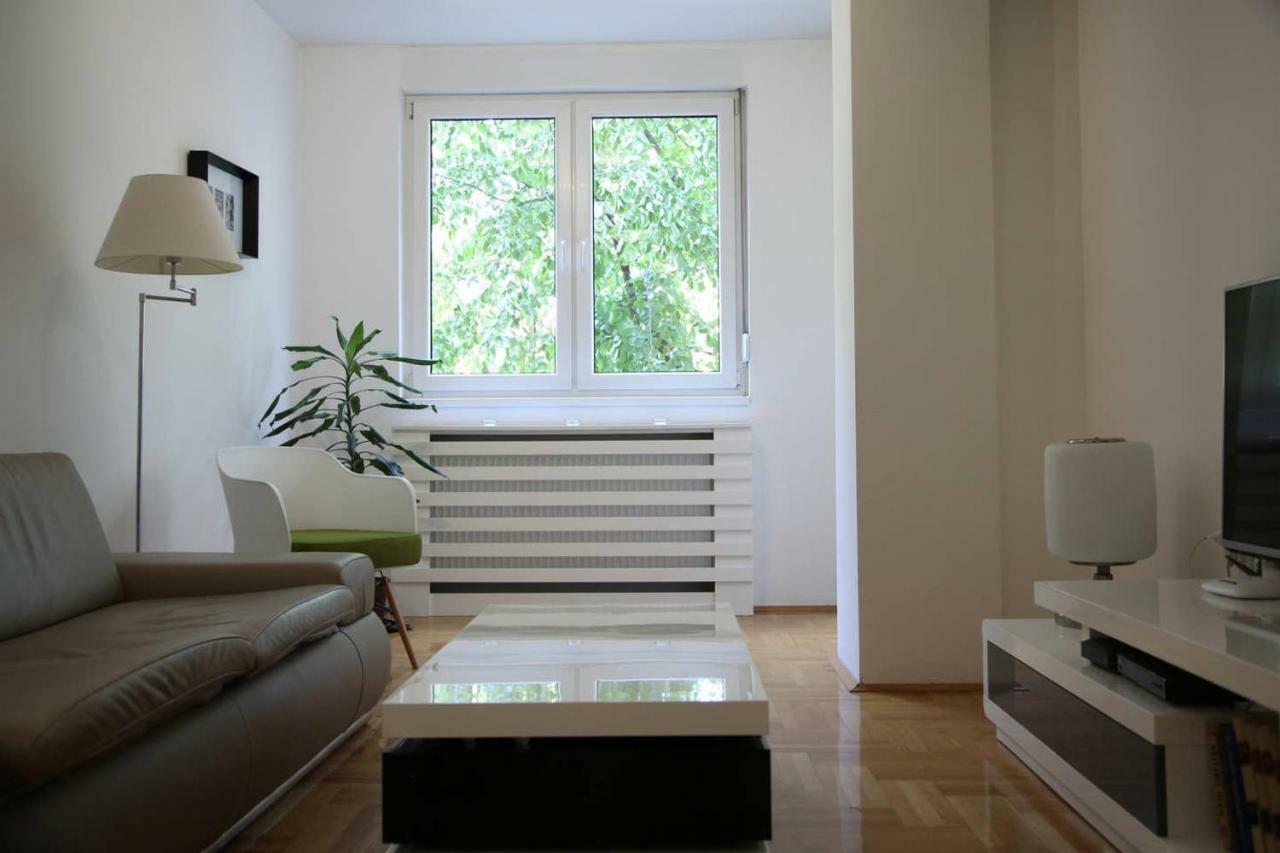 65 Square Meters Designer Apartment In Heart Of City - River View ! Park For Free Ni Екстериор снимка