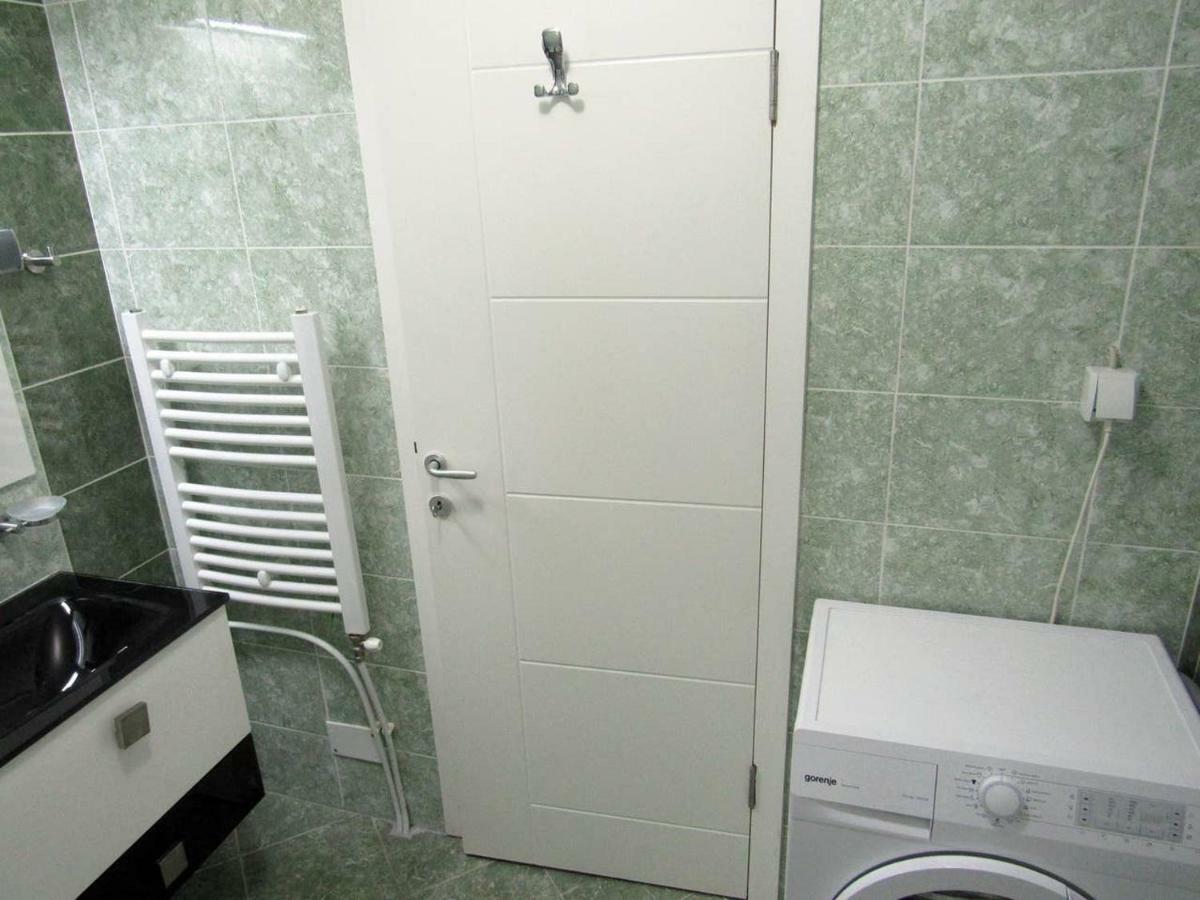 65 Square Meters Designer Apartment In Heart Of City - River View ! Park For Free Ni Екстериор снимка