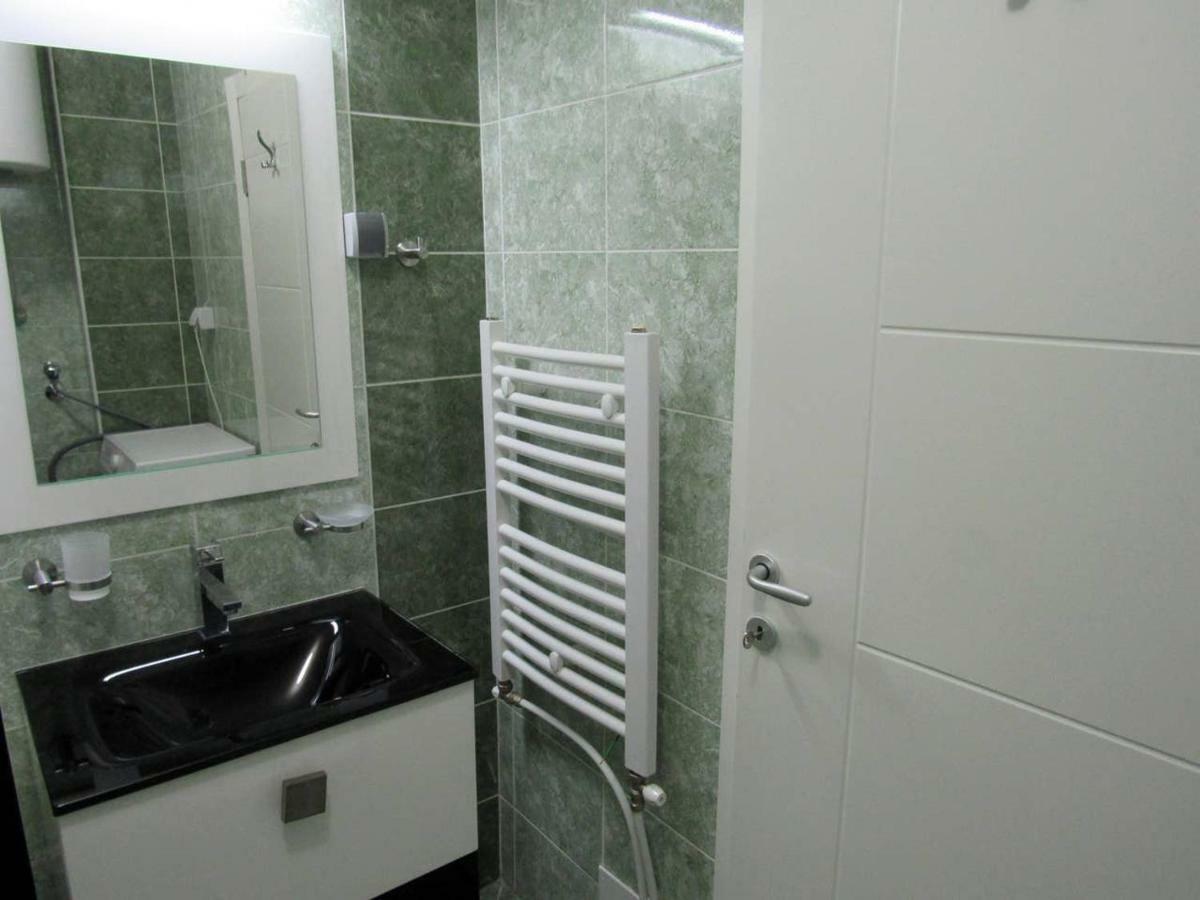 65 Square Meters Designer Apartment In Heart Of City - River View ! Park For Free Ni Екстериор снимка