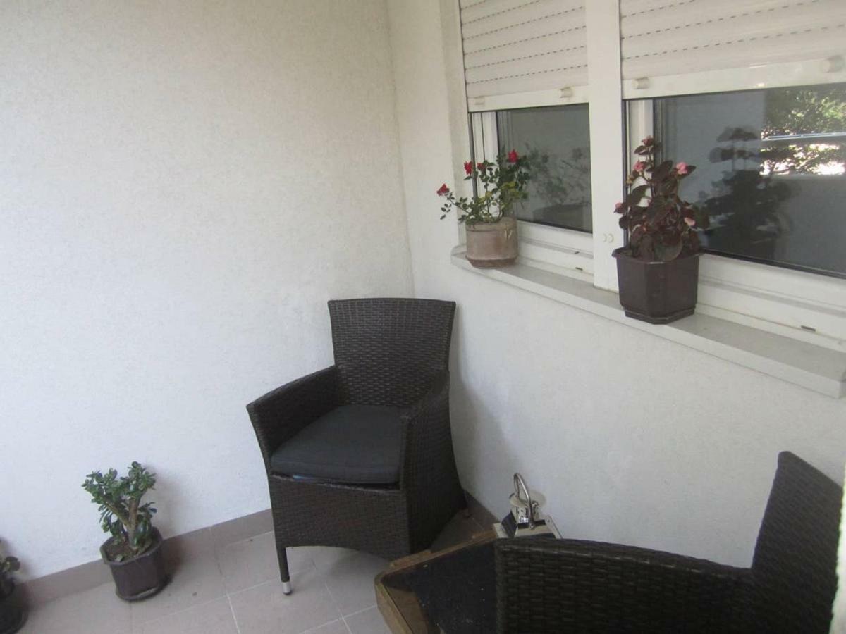 65 Square Meters Designer Apartment In Heart Of City - River View ! Park For Free Ni Екстериор снимка