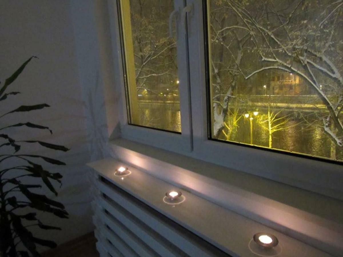 65 Square Meters Designer Apartment In Heart Of City - River View ! Park For Free Ni Екстериор снимка