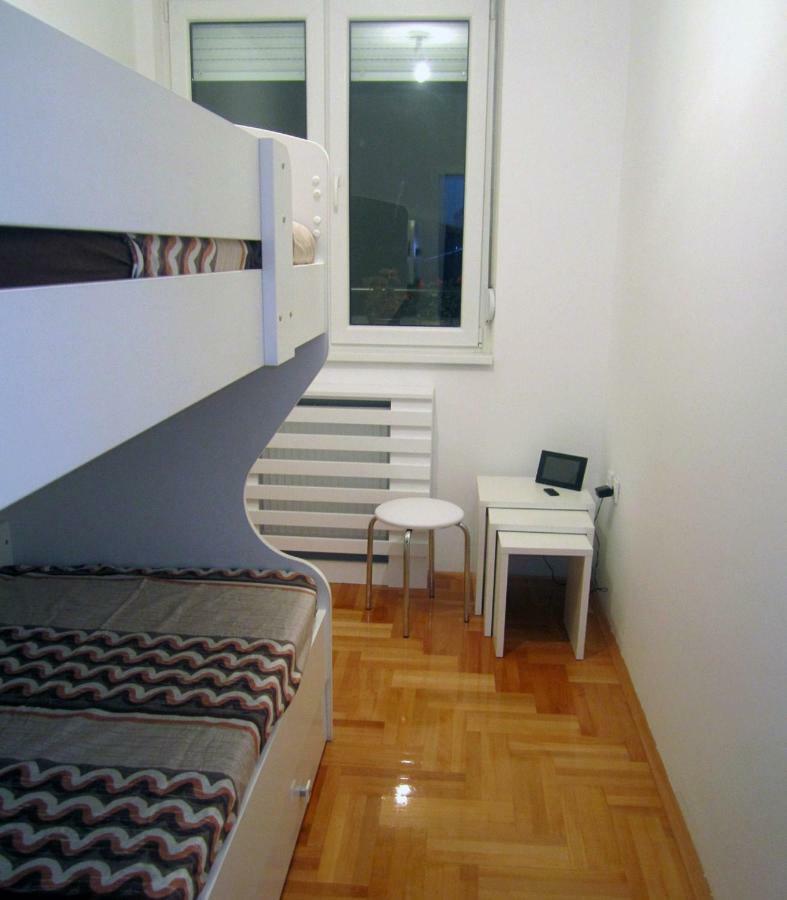 65 Square Meters Designer Apartment In Heart Of City - River View ! Park For Free Ni Екстериор снимка